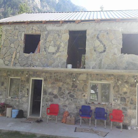 Guesthouse Arben Selimaj Bajram Curri エクステリア 写真
