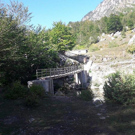 Guesthouse Arben Selimaj Bajram Curri エクステリア 写真